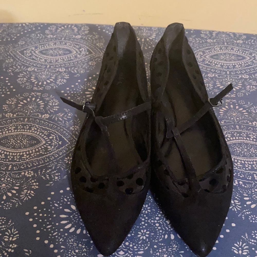 Shoes are in excellent condition.